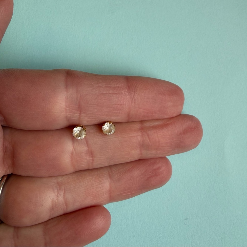 Gold Crystal Stud Earrings - Clear Gold Tone Women’s Jewelry